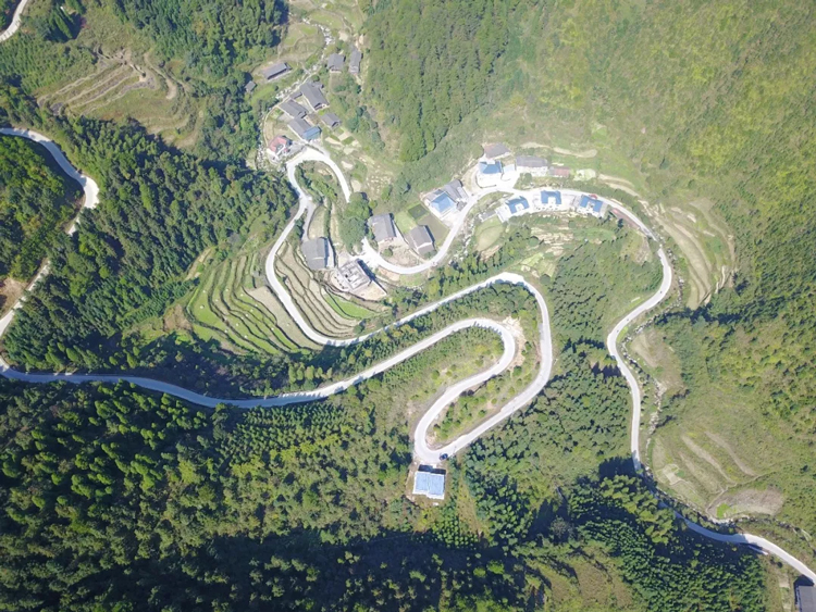 城乡环卫一体化，太阳成集团tyc122cc“洪江模式”助力美丽乡村！